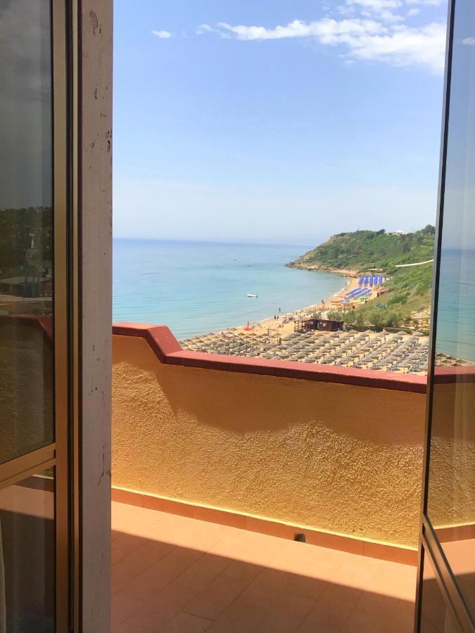 Appartamenti E Stanze Onde Blu Le Castella  Zewnętrze zdjęcie